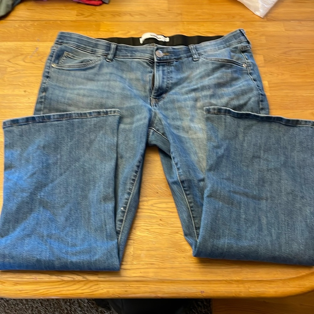 Women’s stretch flare, denim jeans